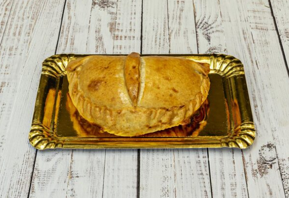 Bandeja de papelão dourada: beleza e praticidade em uma só embalagem
